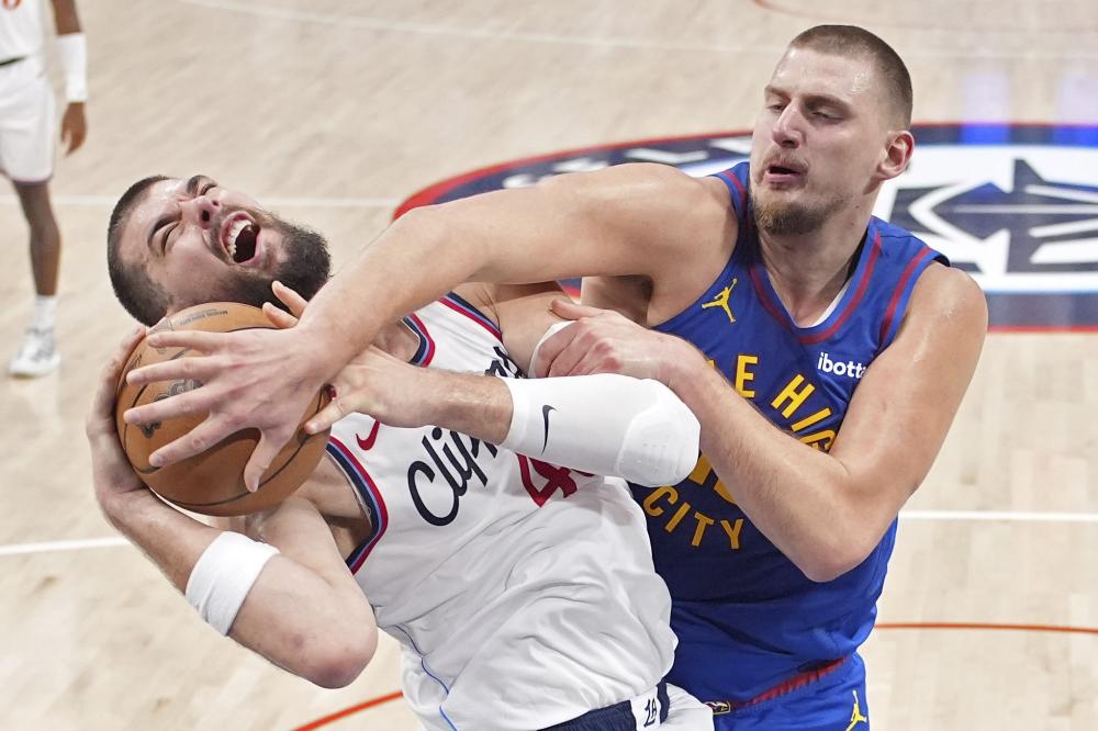 太阳队在首 太阳队在首